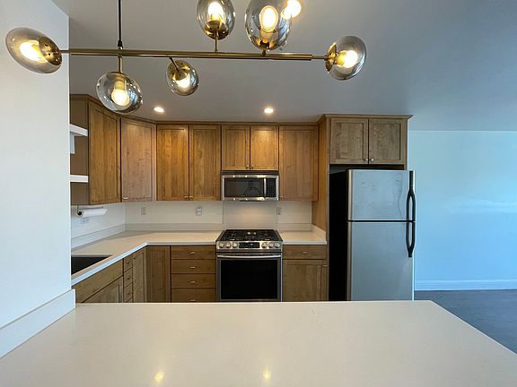2nd image of 4520 Irving St #1