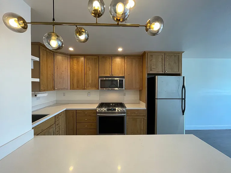 4520 Irving St #1 — Photo 2