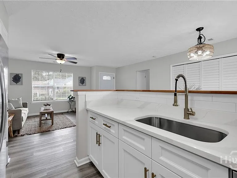 105 Crossover Ln — Photo 4