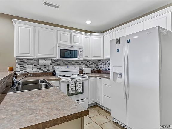 5th image of 775 Clearwater Dr #2D