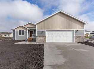 6601 57th Ave S, Fargo, ND 58104