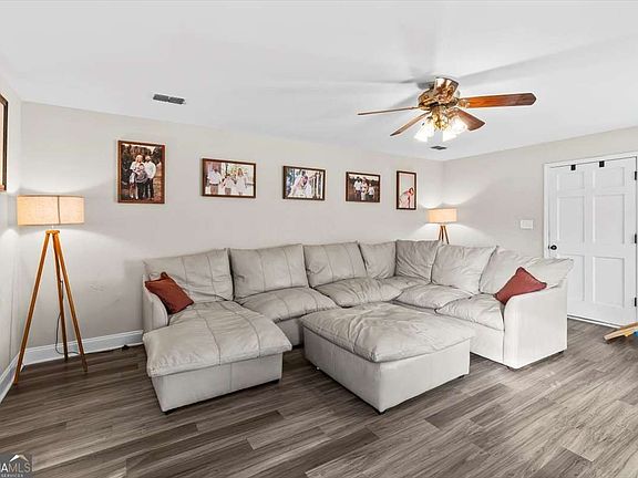 4th image of 718 Baskin Rd