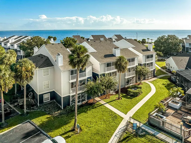 Regatta Shores — Photo 29