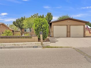 8812 Robby Ave SW, Albuquerque, NM 87121