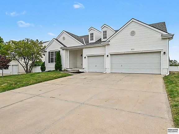3rd image of 2311 Glacier Dr