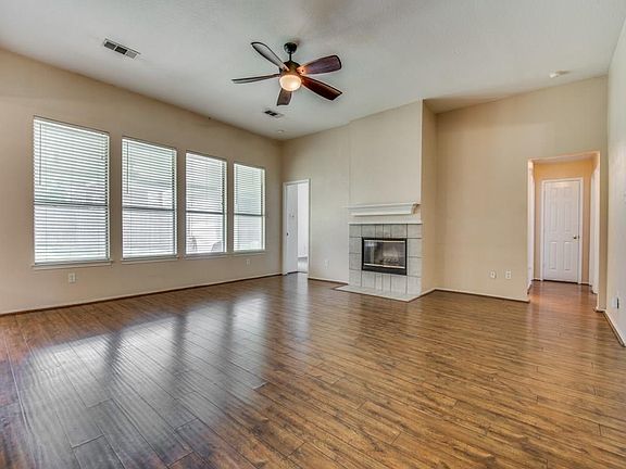 4th image of 3711 Potomac Dr