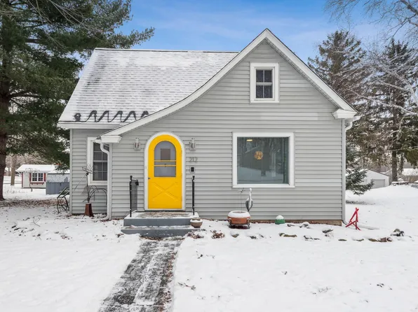 212 E 2nd Ave, Luck, WI 54853