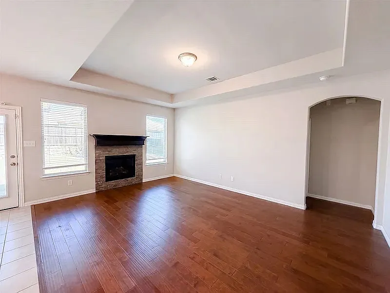 3 bed, 2.5 bath, 2730 sqft, $1,820 — Photo 3