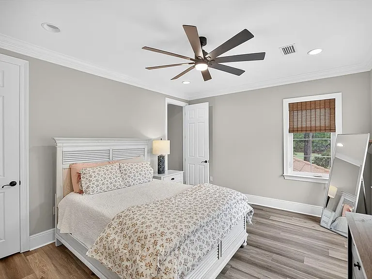 3161 Club Dr — Photo 36
