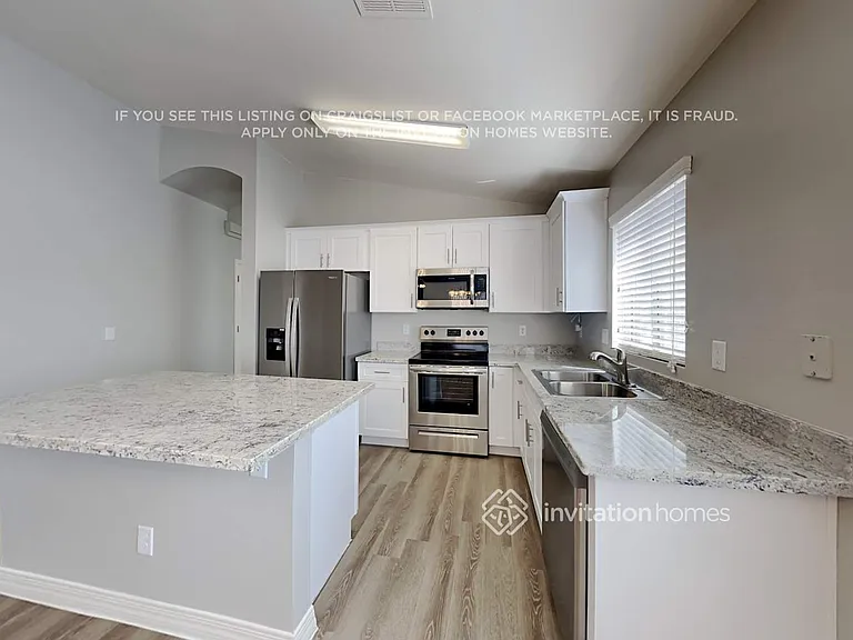 1834 S 106th Ave — Photo 9