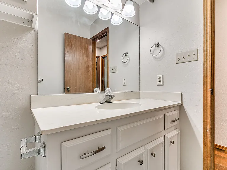 4721 Persimmon Ct — Photo 17