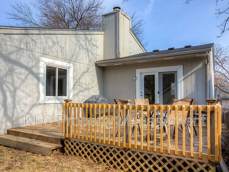 8302 Twana Dr — Photo 11