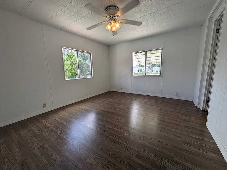 4517 Desoto Rd — Photo 10
