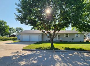 203 12th Ave NW, Pipestone, MN 56164