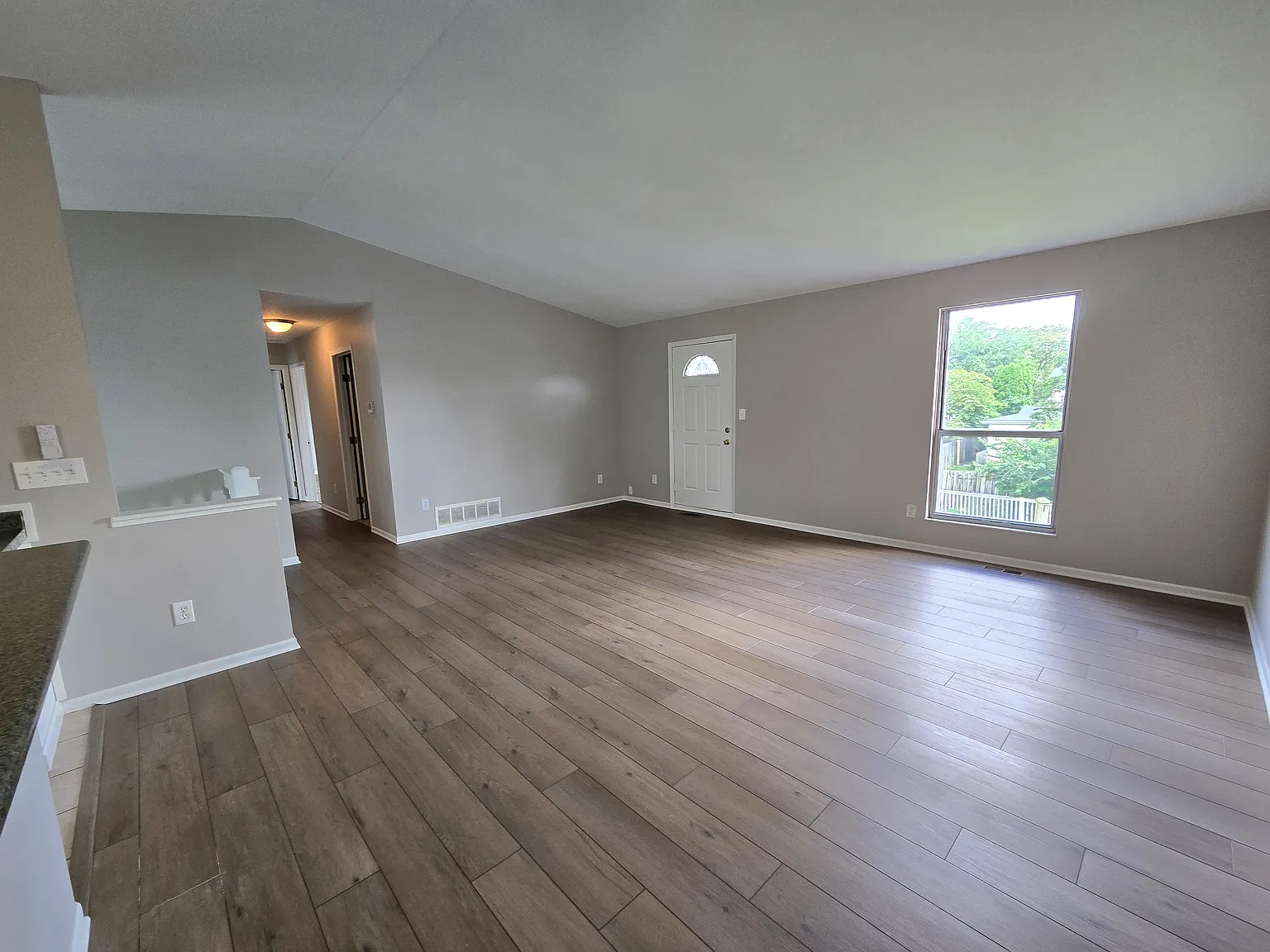 3 bed, 2.5 bath, 1524 sqft, $2,250 — Photo 4
