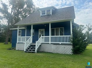 101 Elm St E, Canova, SD 57321