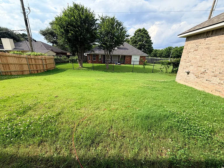277 Saint Edmunds Way — Photo 33