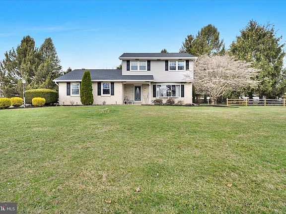3rd image of 608 Walnut Dr