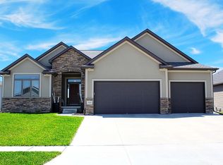 7701 Sonatta Dr, Lincoln, NE 68516