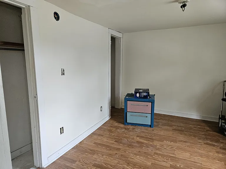 BR - 2 closets