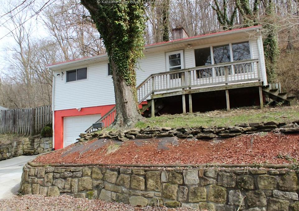 2nd image of 838 Larchmont Dr