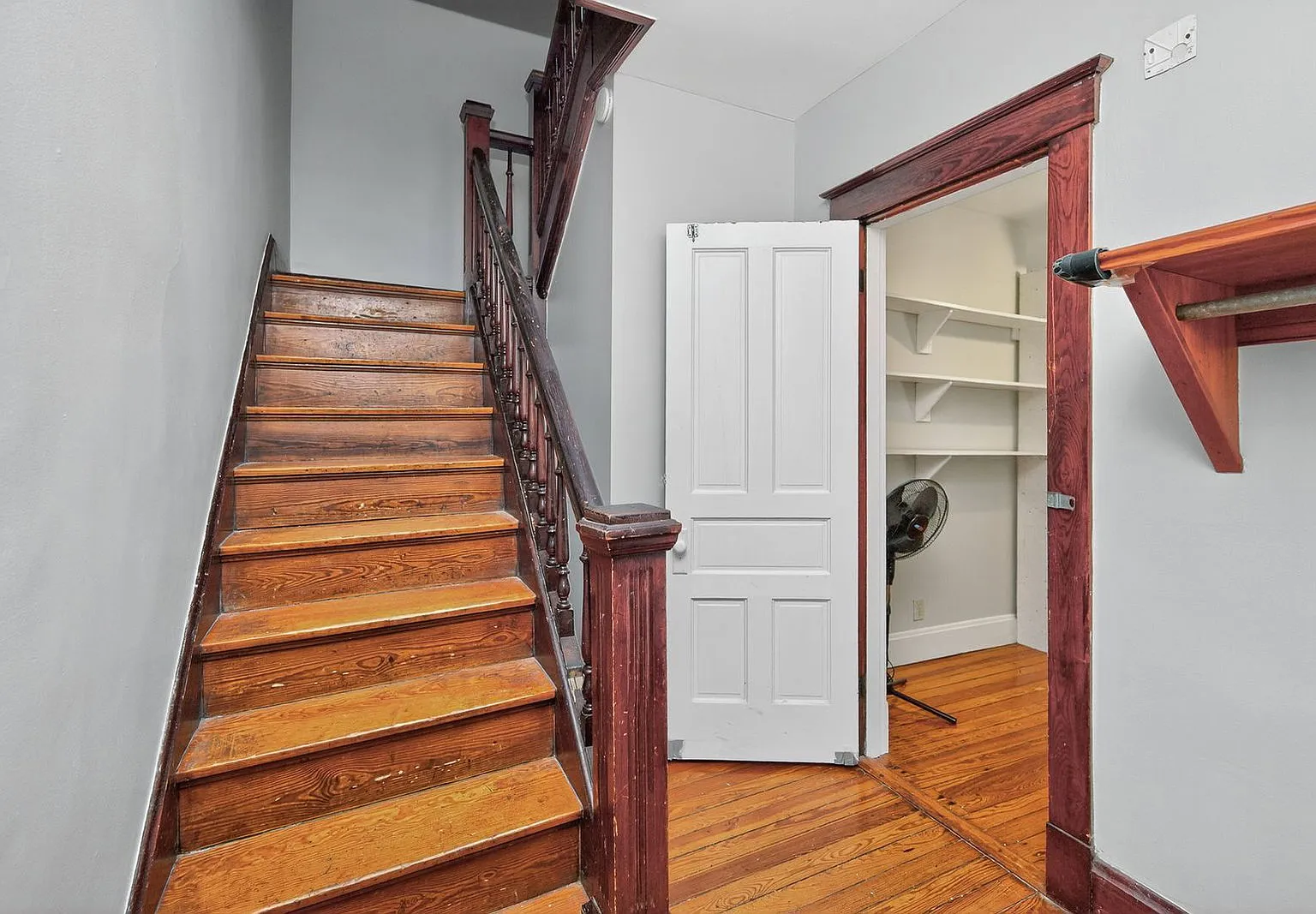 5 bed, 2.0 bath, $4,195 — Photo 3