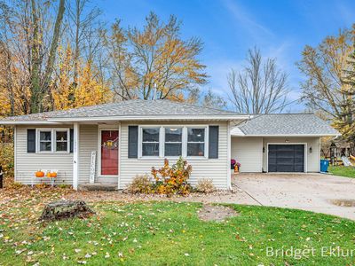 17759 N Shore Rd, Spring Lake, MI, 49456