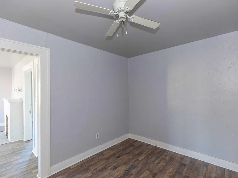 821 S Travis St #2 — Photo 9
