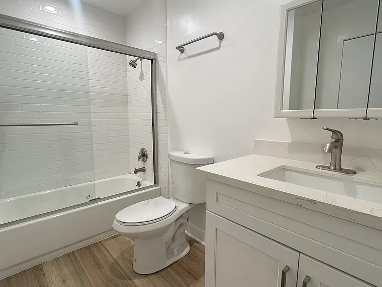 12325 Moorpark St #104 — Photo 10