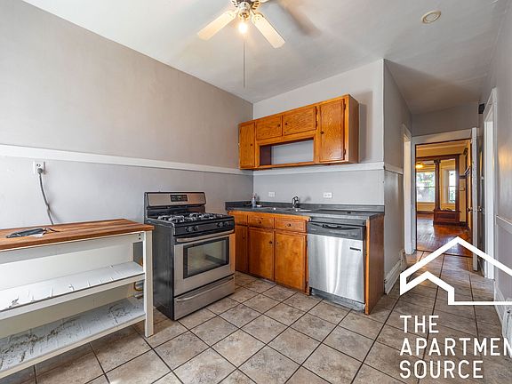 4th image of 1631 N Mozart St #1F