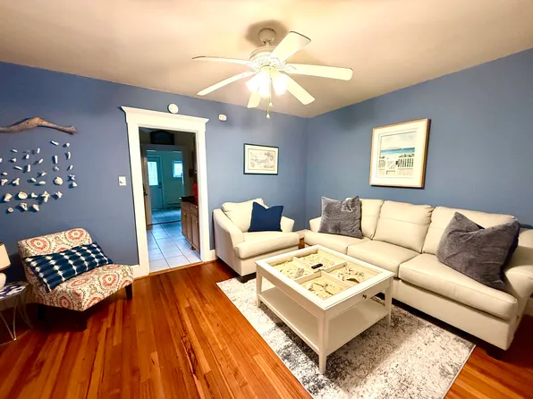 123 1/2 N Princeton Ave, Ventnor, NJ 08406