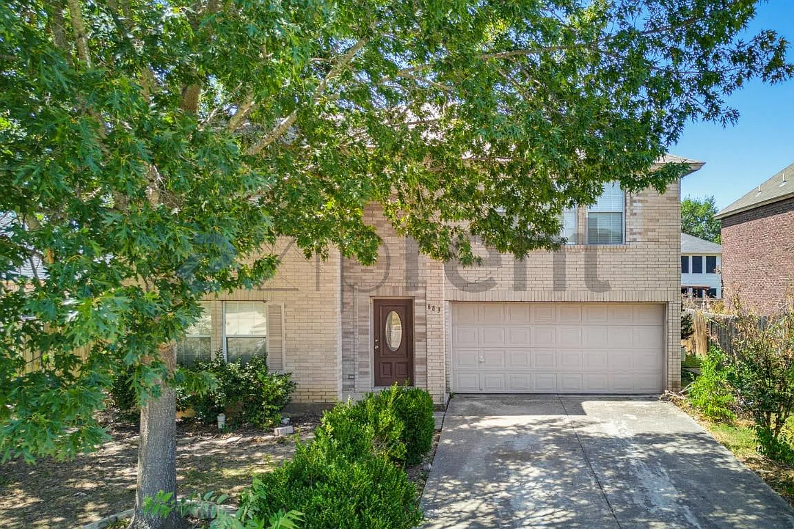 4 bed, 2.5 bath, 2540 sqft, $1,990 — Photo 2