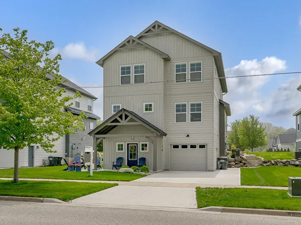 114 Elkenburg St #19, South Haven, MI 49090