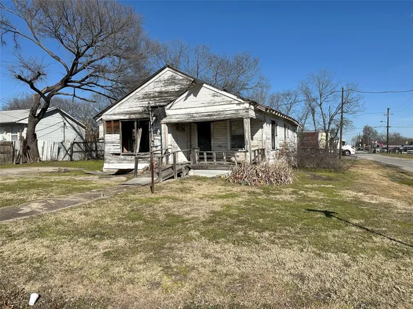 1017 S 8th St, Corsicana, TX 75110