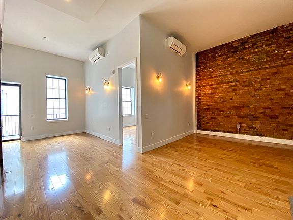 2nd image of 72 Willoughby St #4GG