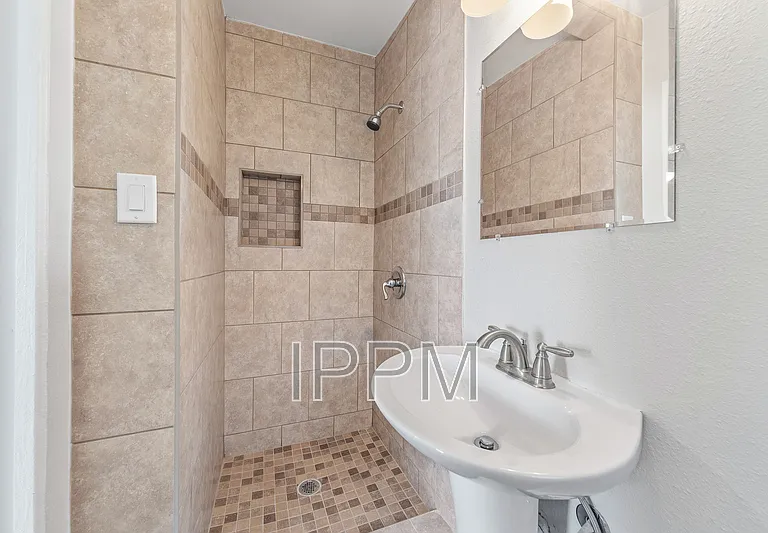 1651 Hamilton St — Photo 11