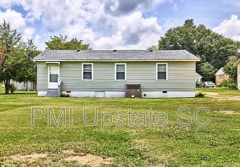105 Truman St — Photo 18