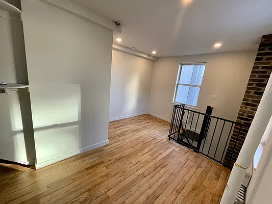 Rented by REAL New York | media 24