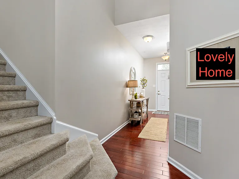 124 Cobblestone Dr — Photo 4