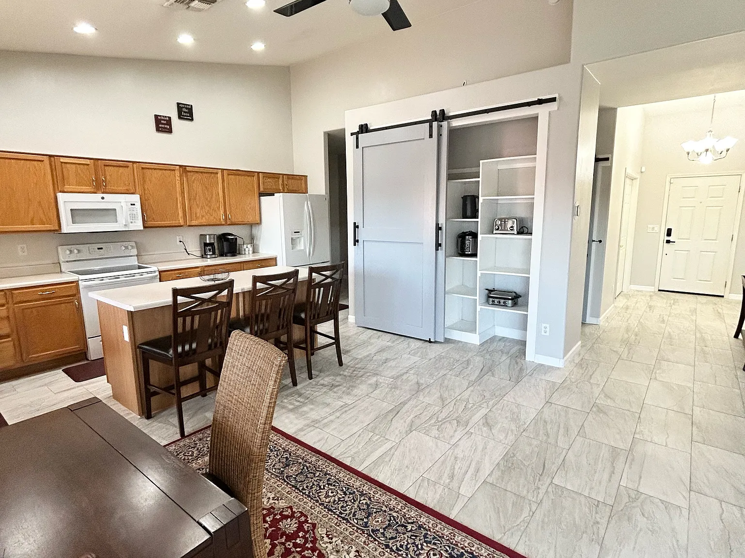 4 bed, 2052 sqft, $3,000 — Photo 3