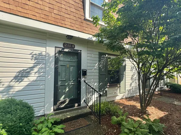 211 Fairfax Ave APT 4, Saint Matthews, KY 40207