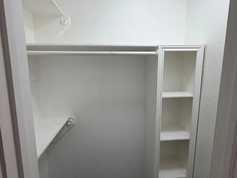 6310 Shasta Trl — Photo 4