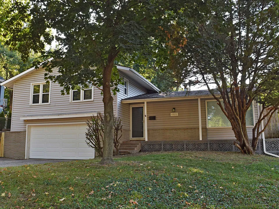 4920 Rainbow Blvd