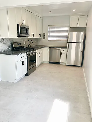 1347 W 23rd St #2 Photo 1
