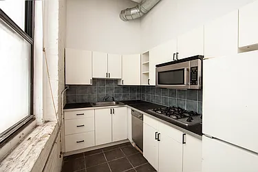 Rented by R New York