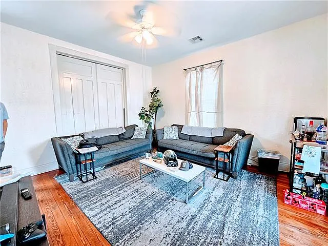 3935 Coliseum St — Photo 2