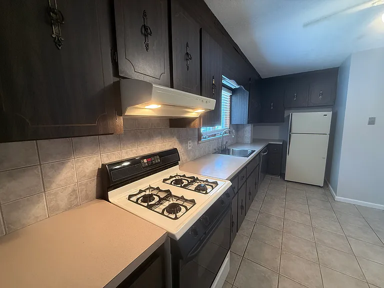 17 Poole St #1 — Photo 10