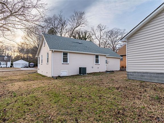 5th image of 1903 Dinwiddie Ave