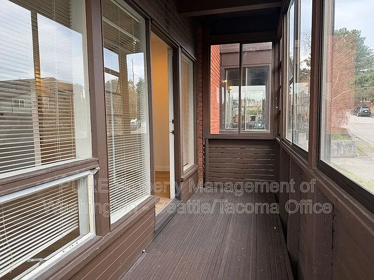 6609 SW Admiral Way — Photo 20