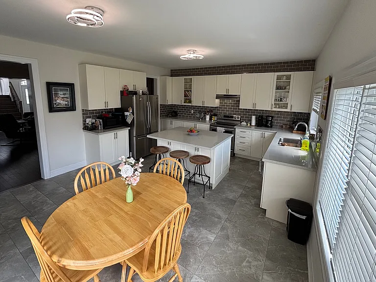 1011 Wickham Rd — Photo 6